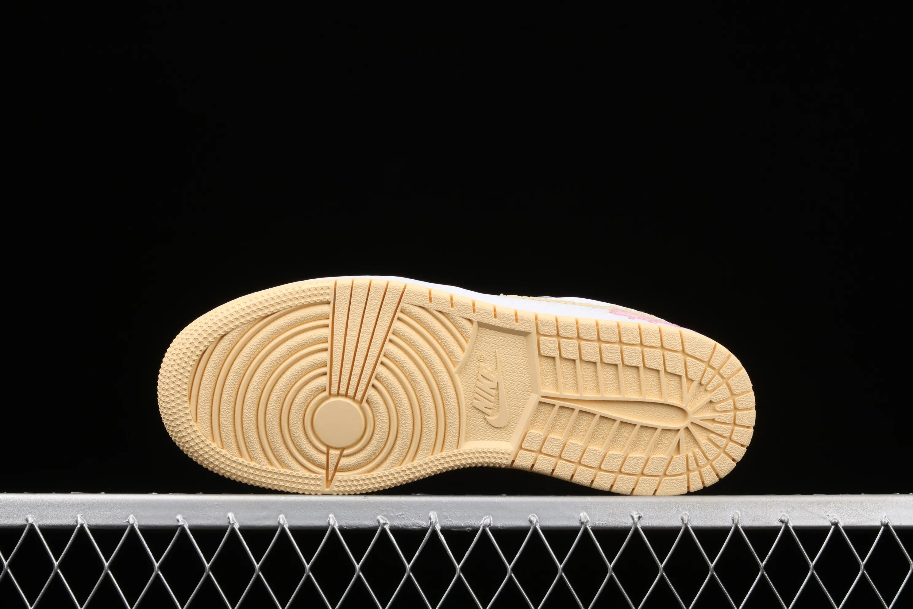 All categories Air Jordan Jordan series basketball shoes Air Jordan 1 Low P version Air Jordan 1 Low GS AJ1 Joe 1 low-top ice cream low-top basketball shoes CW7104-601